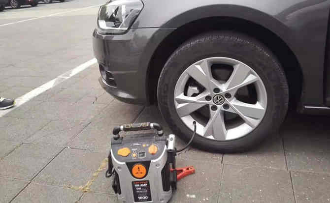 六盘水汽车搭电案例